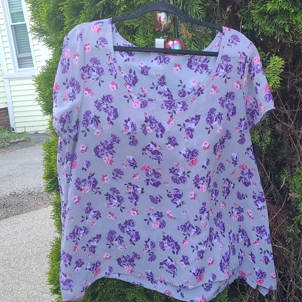 Torrid sheer grey chiffon blouse size 1
